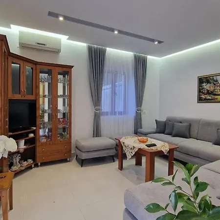 Kodhima Hotel Qazim Pali