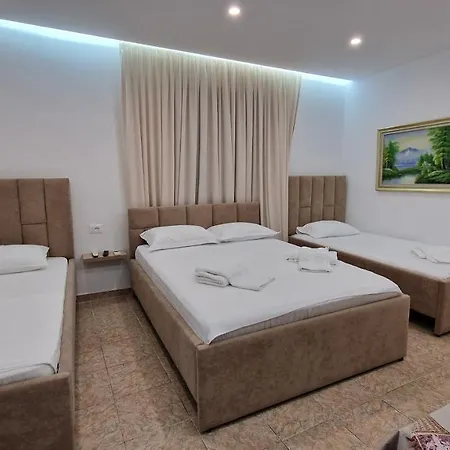 Kodhima Hotel *